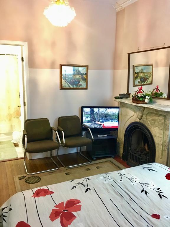 Comfy Guesthouse & Suite Toronto Zewnętrze zdjęcie