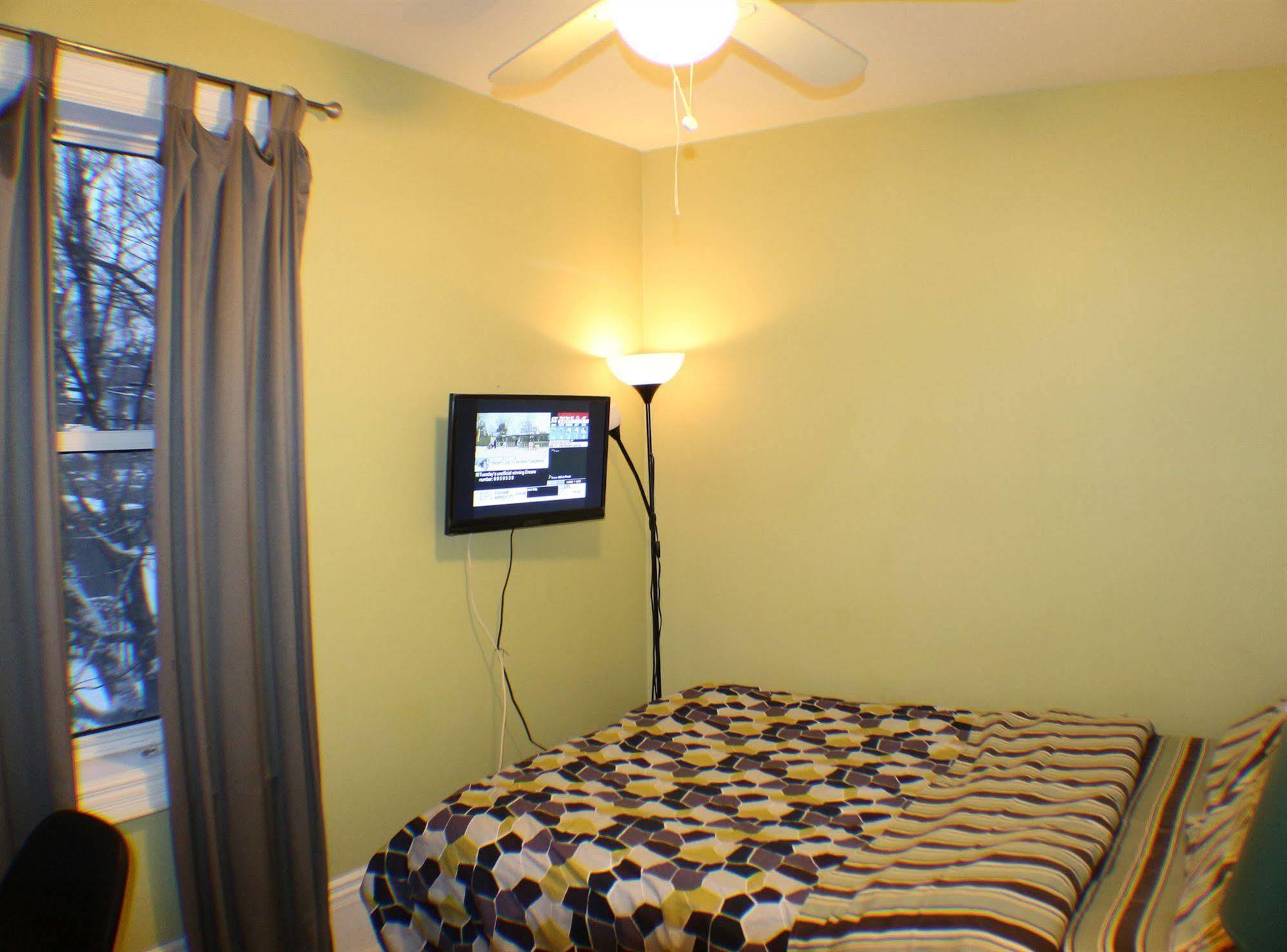 Comfy Guesthouse & Suite Toronto Zewnętrze zdjęcie